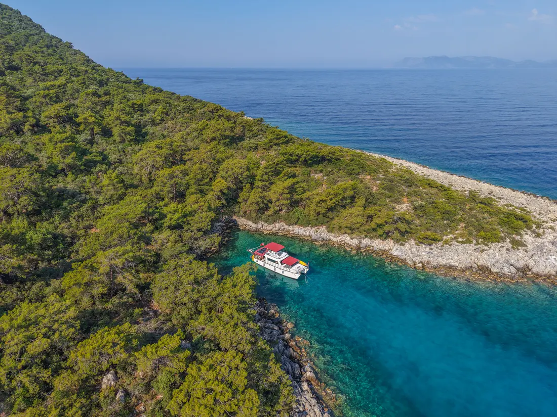 Yarımada ve açık deniz, havadan